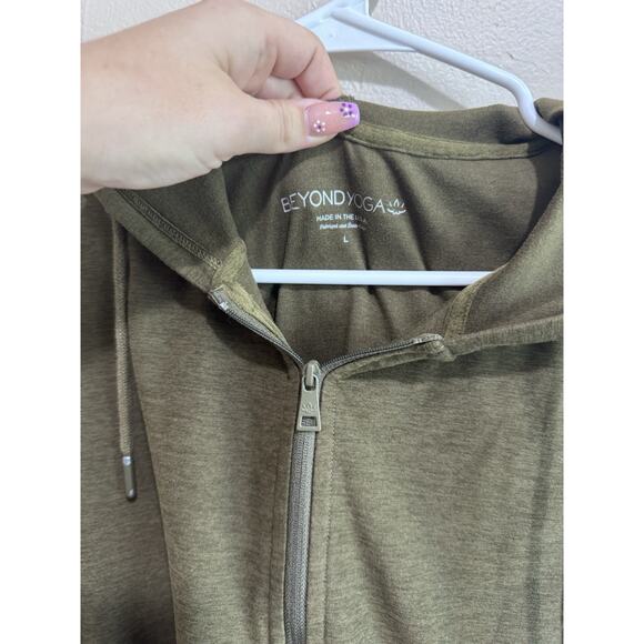 Woman’s Beyond Yoga Green Zip Up Jacket Size Large - Picture 3 of 4